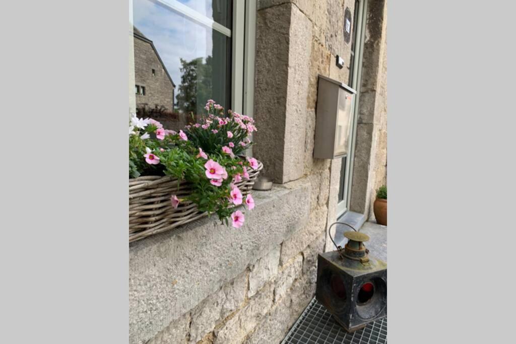 Au Bord Du Ny Villa Hotton Exterior foto